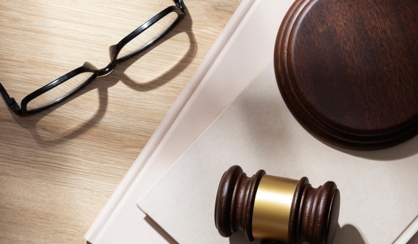 Save your precious timeand let us handle all legal need. 1 bg contact form
